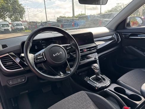 Used 2025 Kia Seltos S FWD image 23