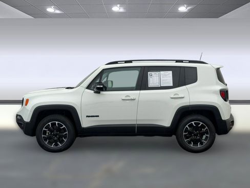 Used 2023 Jeep Renegade Latitude AWD/4WD image 2