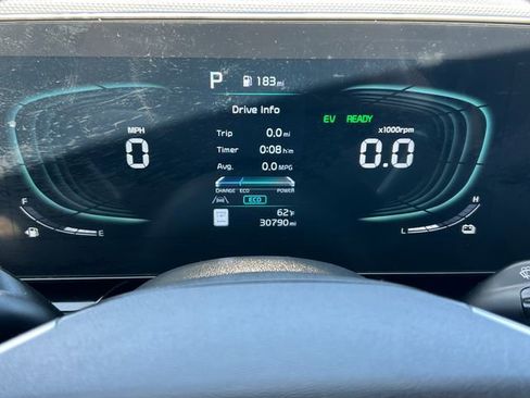 Used 2023 Kia Niro EX FWD image 17