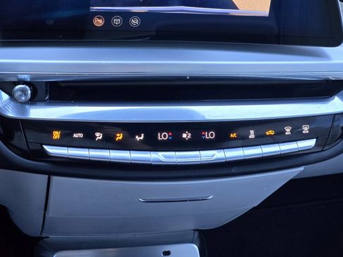 Certified 2024 Cadillac Lyriq Luxury image 21