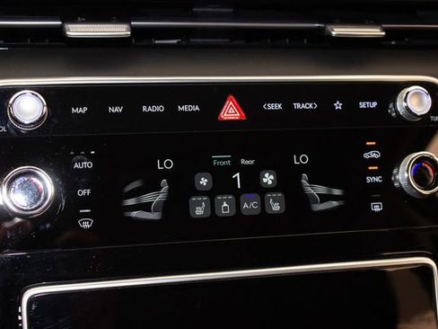 Used 2025 Genesis GV80 2.5T Standard AWD/4WD image 31