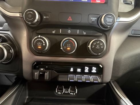 Used 2022 RAM 2500 Big Horn w/ Night Edition AWD/4WD image 17