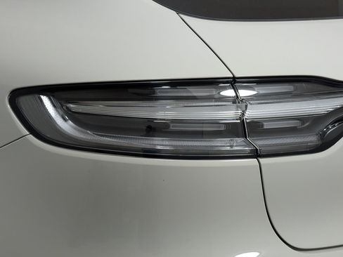 New 2026 Porsche Macan Turbo image 15