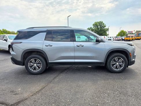 Used 2026 Chevrolet Traverse LT AWD/4WD image 14