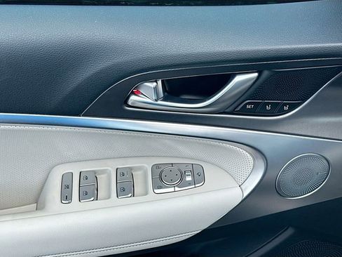 Certified 2025 Genesis G70 2.5T w/ Sport Prestige Package image 20