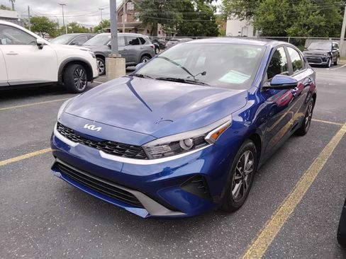 Used 2024 Kia Forte LXS w/ LXS Technology Package FWD image 2