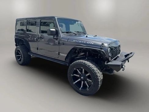 Used 2017 Jeep Wrangler Unlimited Rubicon w/ Connectivity Group AWD/4WD image 8