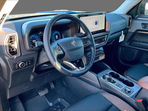 New 2025 Ford Bronco Sport Outer Banks w/ Outer Banks Tech Package+ AWD/4WD image 3