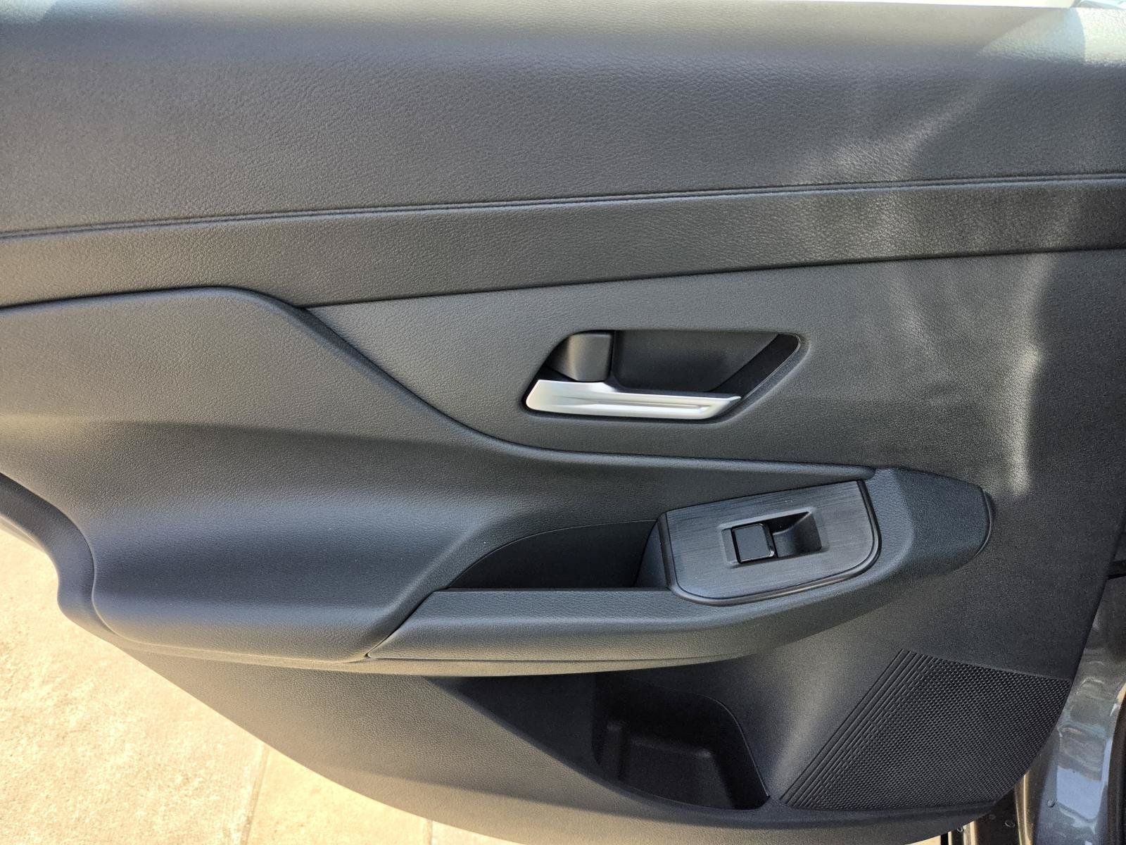 New 2027 Nissan Sentra SR FWD image 11