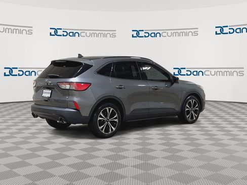 Used 2022 Ford Escape SE w/ SE Sport Appearance Package image 8