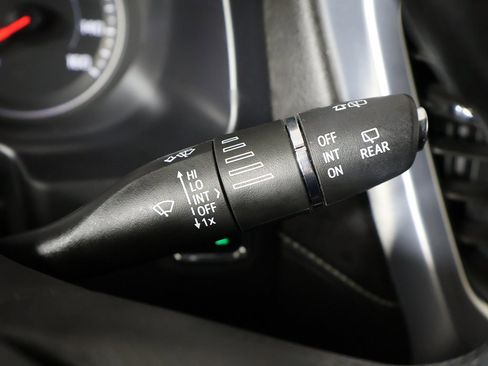 Used 2023 GMC Acadia SLE w/ Driver Convenience Package image 38