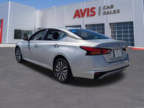 Used 2025 Nissan Altima 2.5 SV AWD/4WD image 9