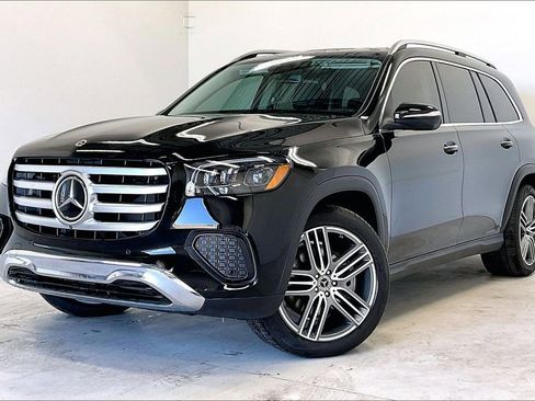 Used 2026 Mercedes-Benz GLS 450 4MATIC image 2