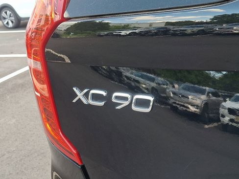 Certified 2023 Volvo XC90 B5 Plus w/ Protection Package Premier image 31