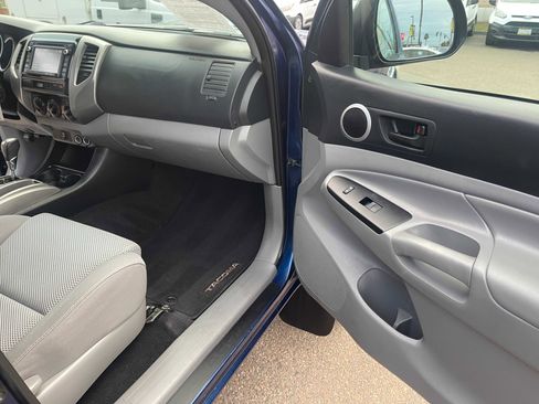 Used 2014 Toyota Tacoma PreRunner w/ TRD Sport Package image 14