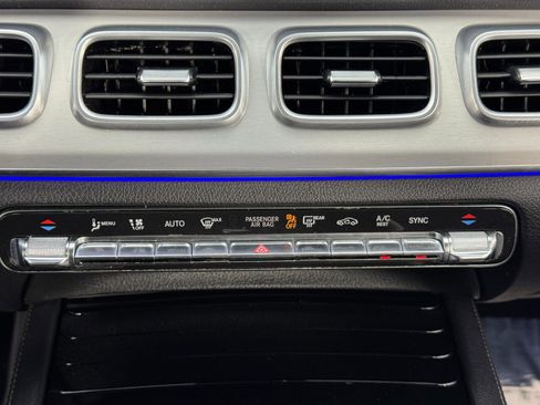 Used 2020 Mercedes-Benz GLE 350 4MATIC w/ Premium Package image 34