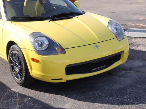 Used 2000 Toyota MR2 image 2