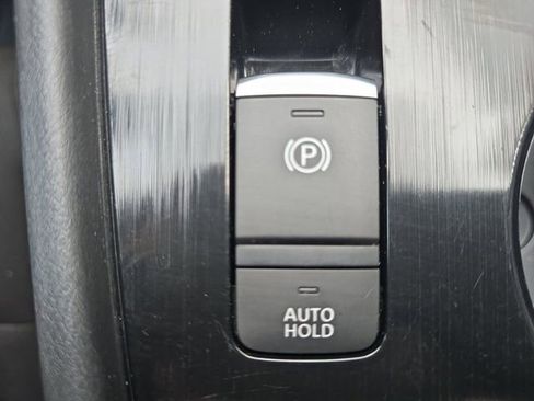 Used 2023 Nissan Rogue S image 29