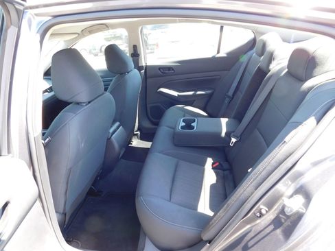 Used 2024 Nissan Altima 2.5 S FWD image 9