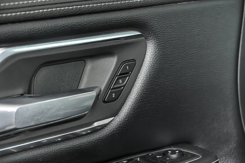 Used 2019 RAM 1500 Laramie AWD/4WD image 14