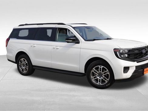 Certified 2025 Ford Expedition Max Active RWD image 2