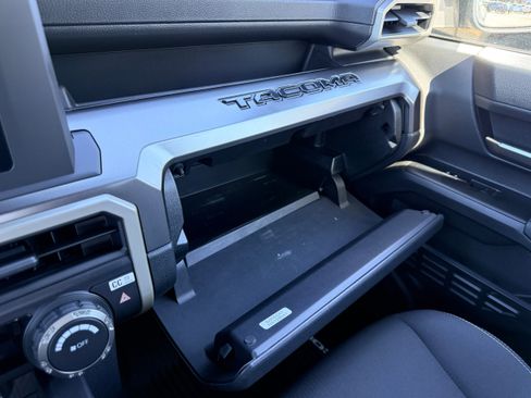 Used 2025 Toyota Tacoma TRD Off-Road image 21