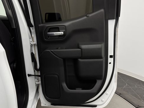 Used 2020 Chevrolet Silverado 1500 LT w/ Convenience Package image 31