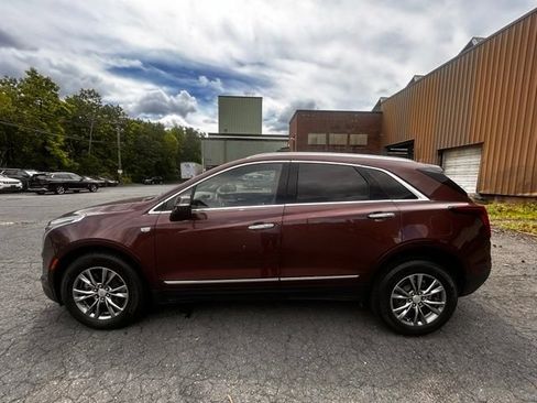 Used 2022 Cadillac XT5 Premium Luxury w/ Technology Package AWD/4WD image 4
