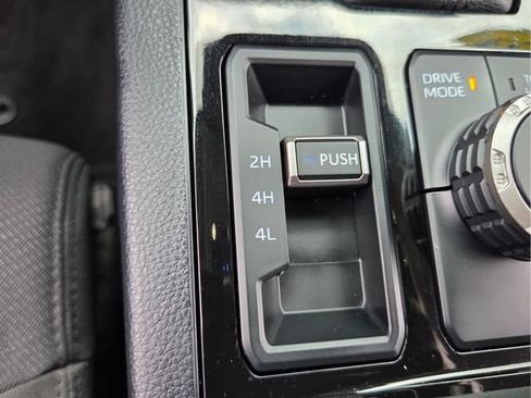 Used 2023 Toyota Tundra SR5 w/ SR5 Convenience Package AWD/4WD image 28
