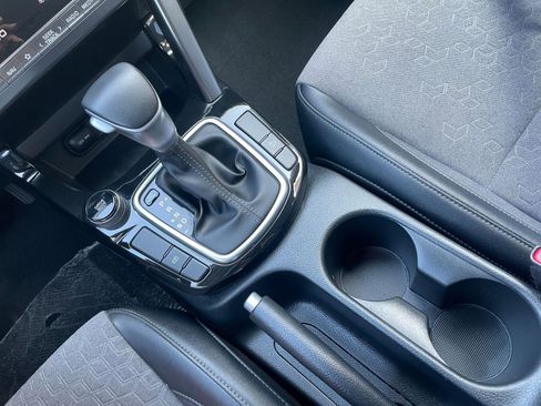 Used 2025 Kia Seltos S image 40