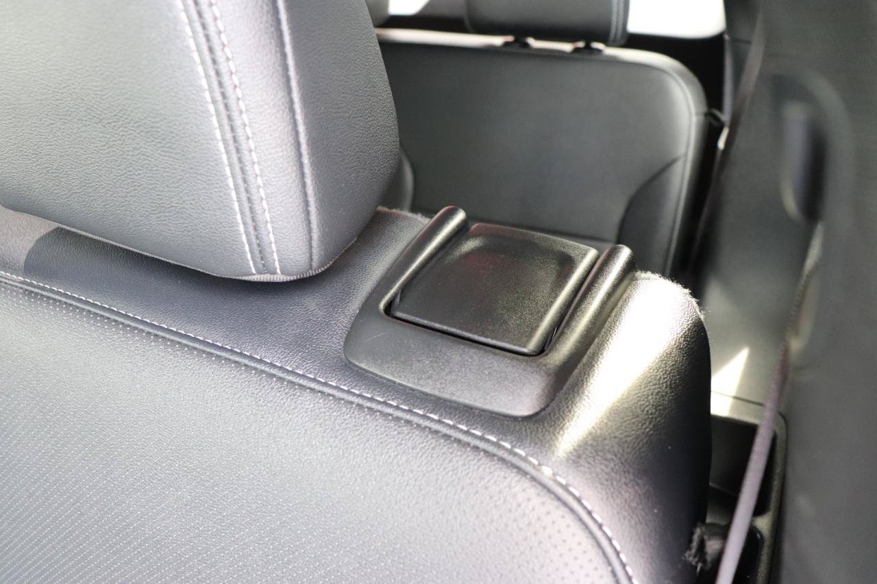 Used 2025 Chevrolet Traverse LT FWD image 28