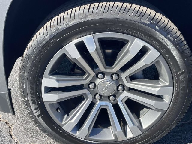 Certified 2019 GMC Yukon Denali w/ Denali Ultimate Package RWD image 8