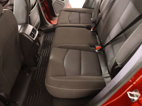 Used 2024 GMC Terrain SLE w/ Driver Convenience Package image 11