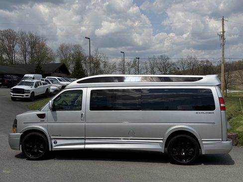 Used 2025 Chevrolet Express 2500 Extended w/ Driver Convenience Package RWD image 4