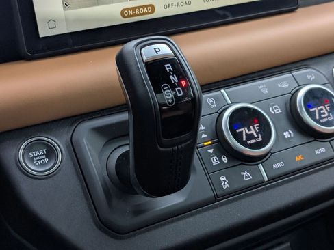 Used 2024 Land Rover Defender 110 X-Dynamic SE image 20