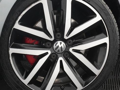 Used 2012 Volkswagen Jetta GLI FWD image 3