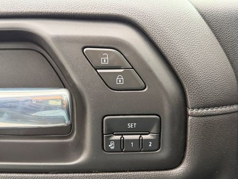 Used 2021 GMC Sierra 3500 Denali w/ Technology Package AWD/4WD image 17