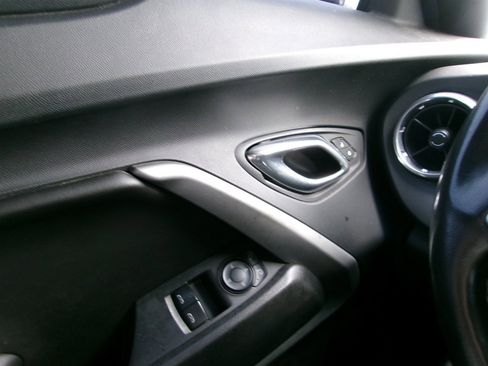 Used 2017 Chevrolet Camaro LT image 17