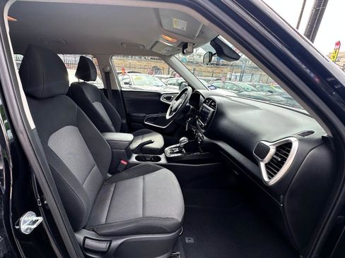 Used 2024 Kia Soul LX w/ Option Group 015 FWD image 21