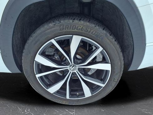 Used 2024 Volkswagen Atlas SEL Premium R-Line image 10