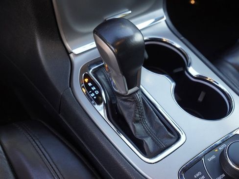 Certified 2022 Jeep Grand Cherokee Limited image 18