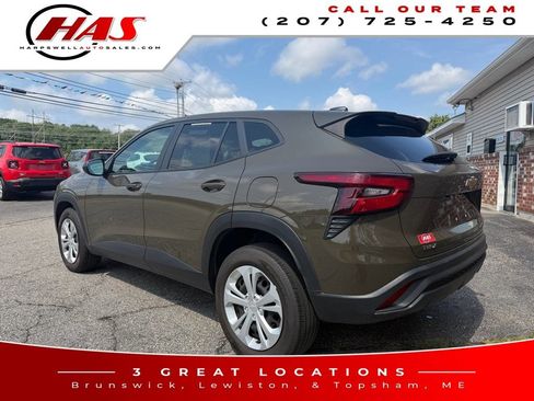 Used 2024 Chevrolet Trax LS FWD image 20