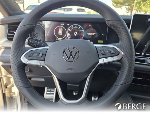 New 2026 Volkswagen Tiguan SE R-Line FWD image 22
