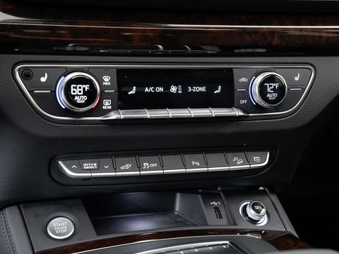 Used 2020 Audi Q5 e Premium Plus image 17