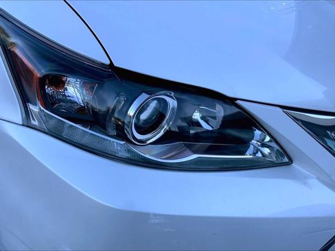 Used 2016 Lexus CT 200h image 27