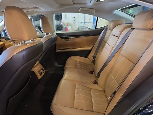 Used 2018 Lexus ES 350 w/ Luxury Package w/Wood Trim FWD image 5