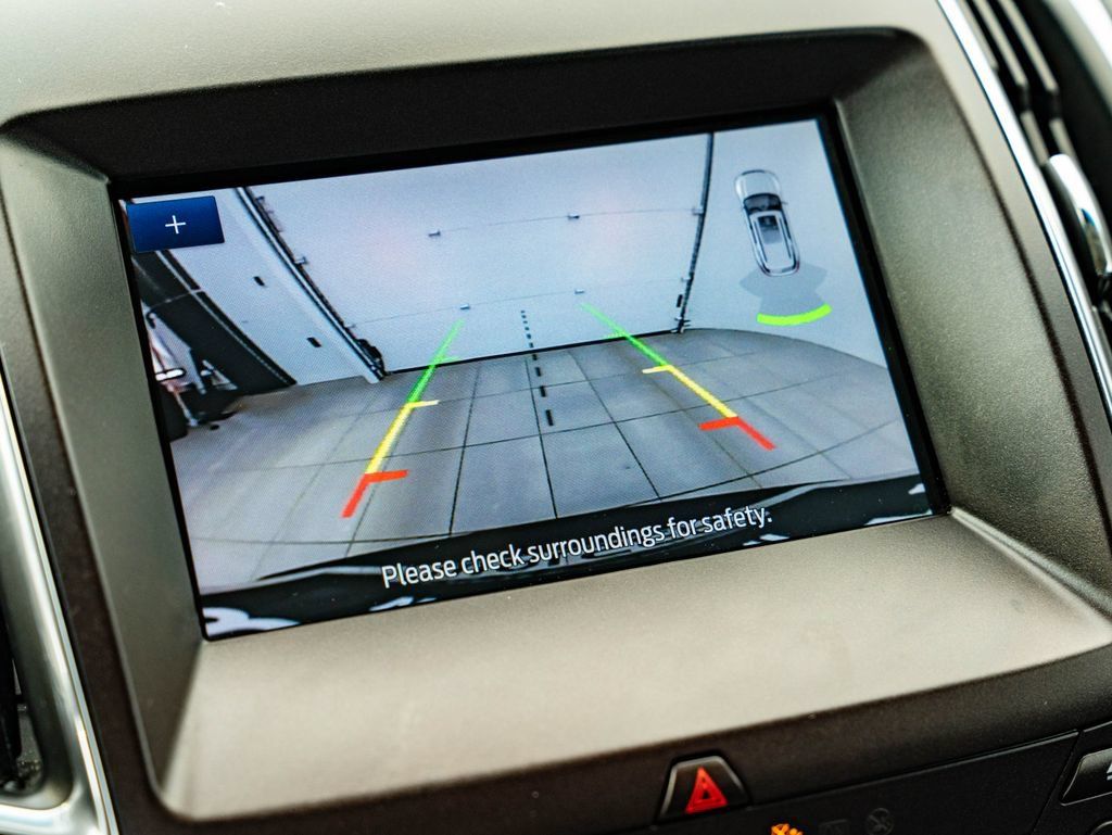 Used 2019 Ford Edge Titanium FWD image 34