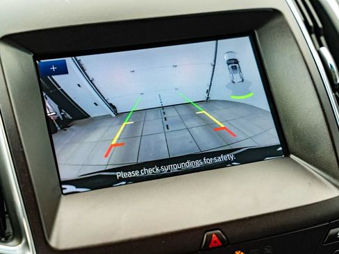 Used 2019 Ford Edge Titanium FWD image 34