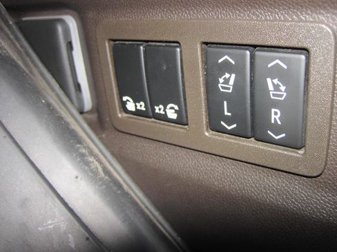 Used 2023 Chevrolet Tahoe Z71 w/ Off-Road Capability Package image 6