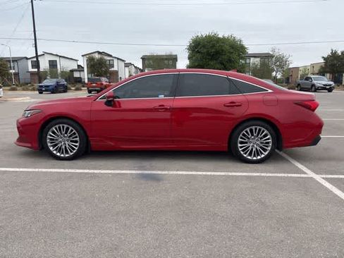 Used 2022 Toyota Avalon Limited w/ Advanced Safety Package image 2